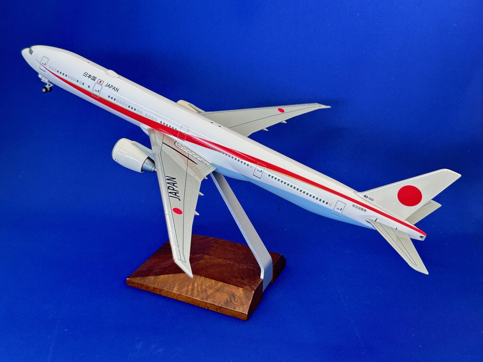 JAF20004 EVER RISE JASDF / 政府専用機 B777-300ER 2号機 80-1112 木製スタンド付 1:200 メーカー完売