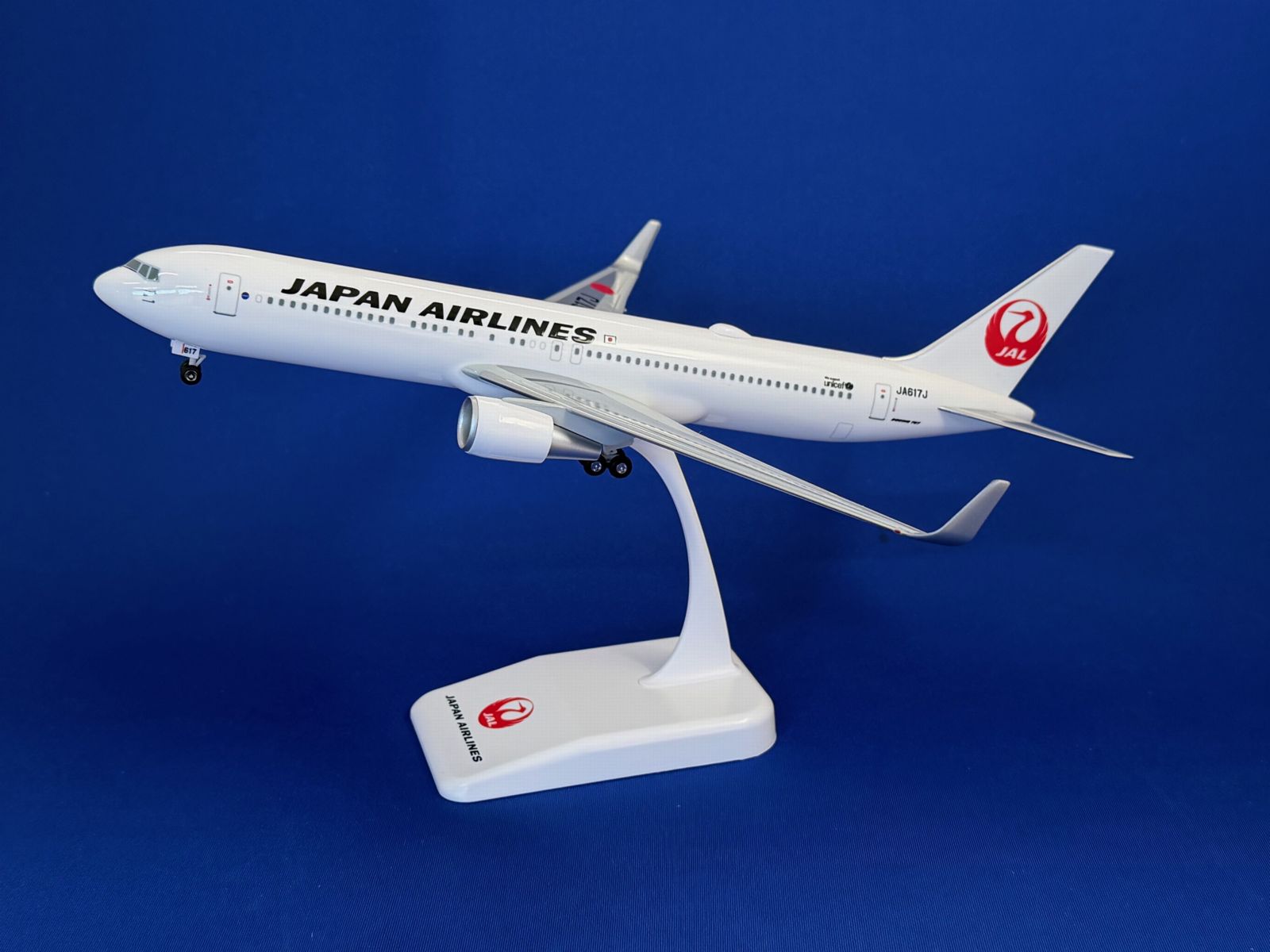 BJE3063 JALUX企画品 (EVER RISE) JAL / 日本航空 B767-300ER JA617J 組立品 スナップインモデル 1:200