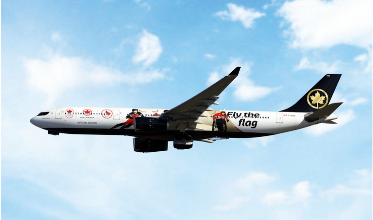 12072 Phoenix Air Canada / エア・カナダ fly the flag A330-300 C-GEGC 1:400 お取り寄せ