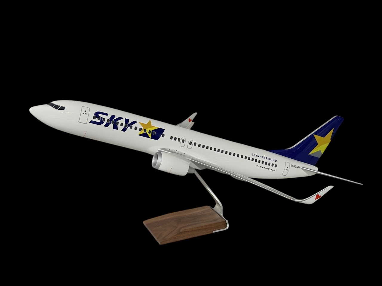 BC50005 PACMIN SKYMARK Airlines / スカイマーク B737-800 JA73NN 木製スタンド付き(台座は木製、アーム部はアルミ製) 組立品 スナップインモデル 1:50 完売しました。