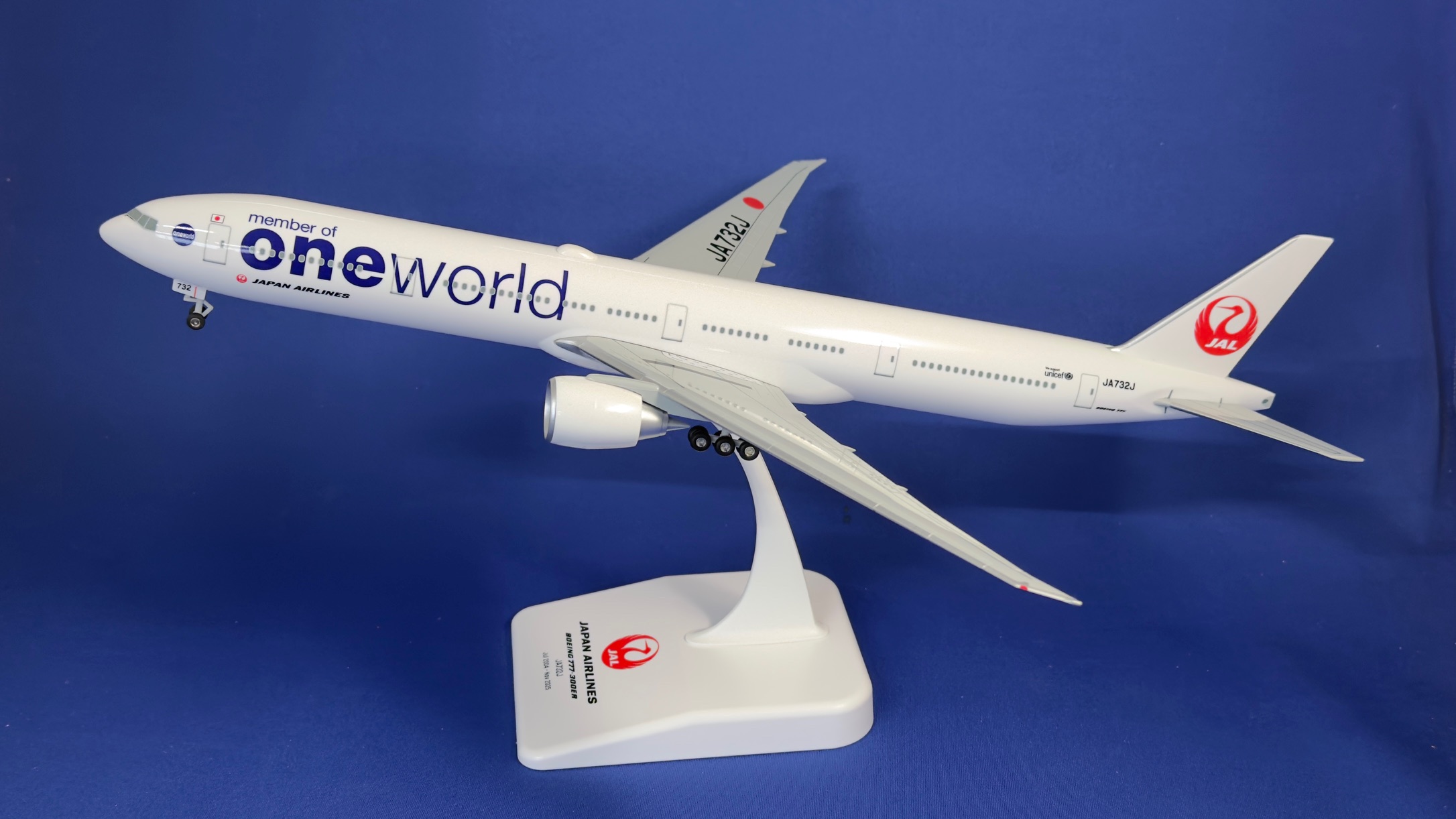 BJE3062 JALUX企画品 (EVER RISE) JAL / 日本航空 ONE WORLD B777-300ER JA732J 組立品 スナップインモデル 1:200 完売しました。