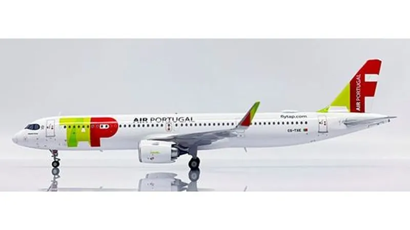 TAP321LR200 JC WING TAP Air Portugal / TAPポルトガル航空 A321NEO CS-TXE スタンド付 1:200 予約