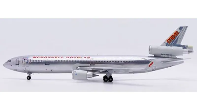 LH2484 JC WING House color / ハウスカラー Polished MD-11 N111MD スタンド付 1:200 予約
