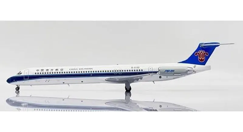 KJMD82025 JC WING CHINA SOUTHERN AIRLINES / 中国南方航空 MD-82 B-2132 スタンド付 1:200 予約