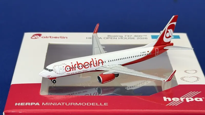 538992 Herpa Air Berlin / エア・ベルリン  737-800 D-ABKK プラスチック製スタンド付 1:500 Limited Edition Herpa 1:500 Air Berlin / エア・ベルリン 737-800 亜鉛ダイキャスト製