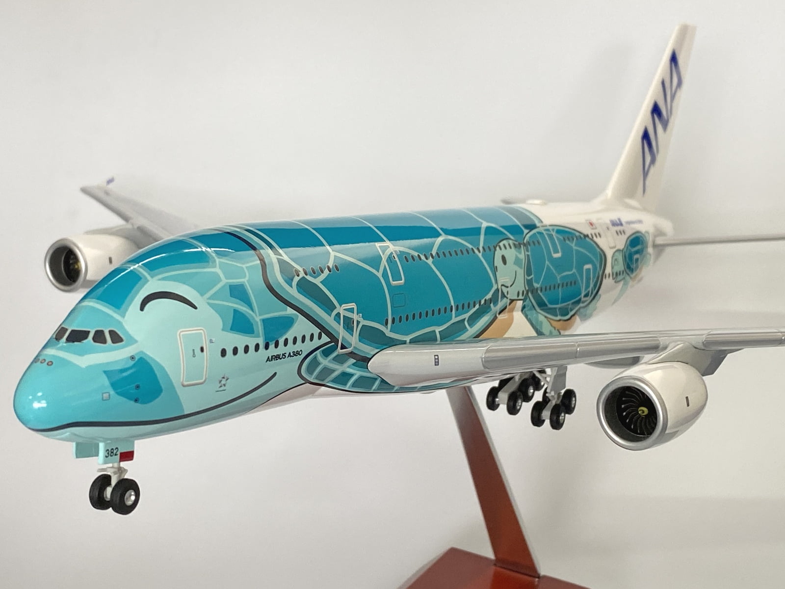 NH20165 全日空商事特注品 ANA A380 エメラルドグリーン JA382A 1:200 組立品 完売しました。