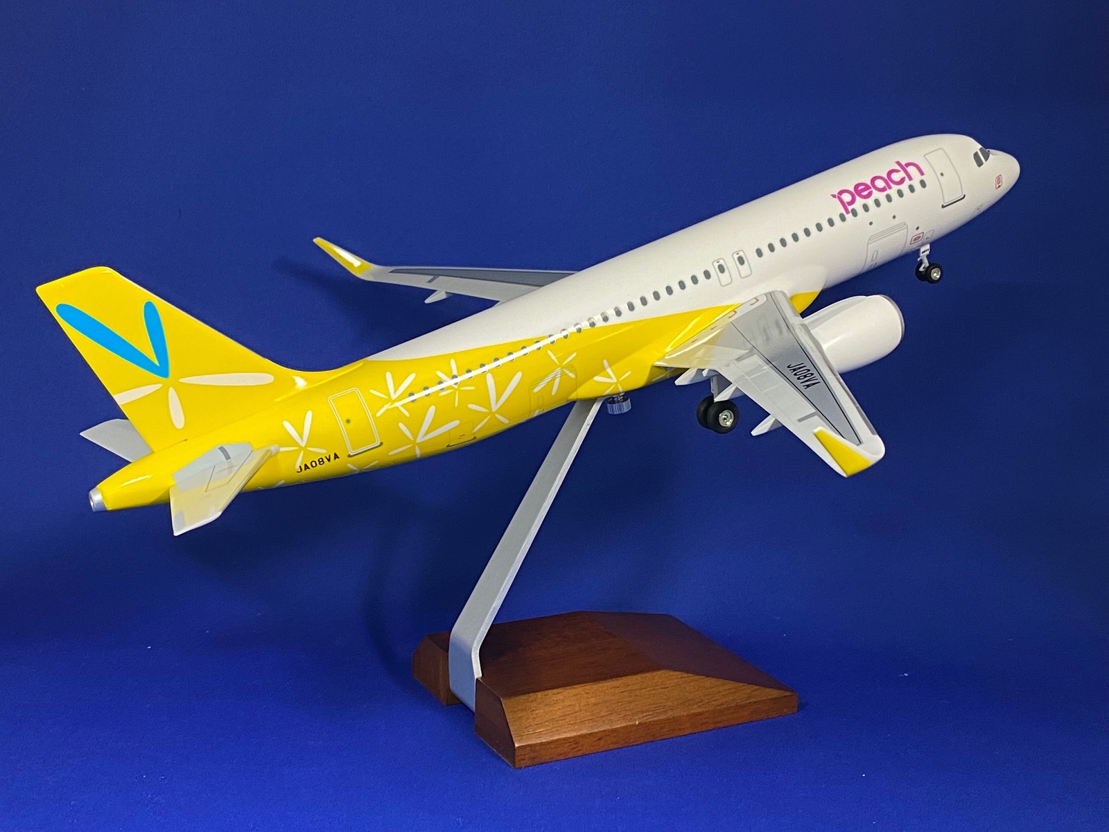 MM10009 EVER RISE PEACH A320 JA08VA Fly Peach to AMAMI 1:100