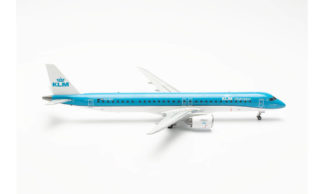 572071 Herpa KLM Cityhopper / KLMシティホッパー Embraer E195-E2 PH-NXA 1:200 完売しました。