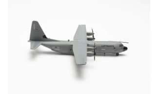 572194 Herpa Luftwaffe /ドイツ空軍 Franco-German Airlift Squadron エヴルー＝フォヴィル空軍基地 C-130J-30 55+01 1:200 完売しました。