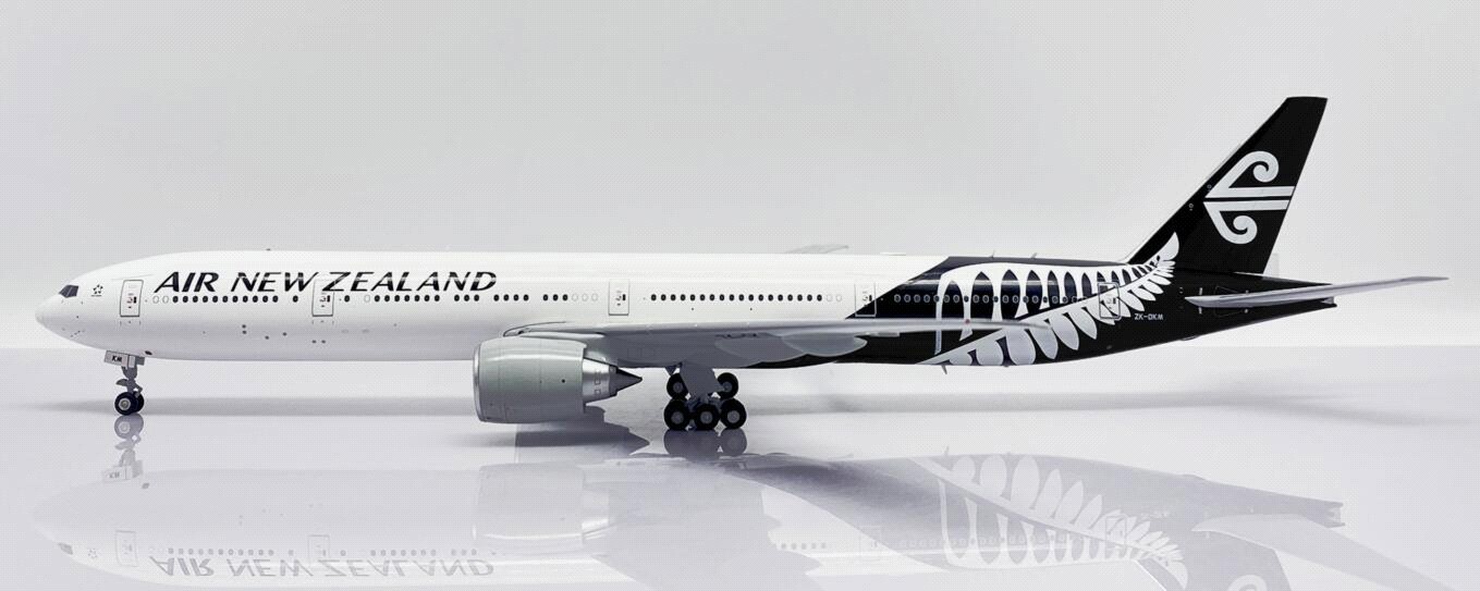 XX2304 JC WING Air New Zealand / ニュージーランド航空 B777-300ER ZK-OKM 1:200 スタンド付  完売しました。