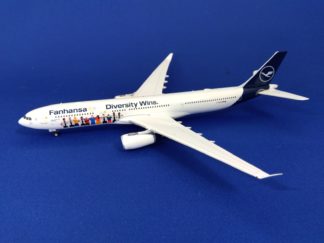 04498 Phoenix Lufthansa Fanhansa A330-300 D-AIKQ 1:400