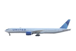 04550 Phoenix United Airlines / ユナイテッド航空 B777-300ER N2749U 1:400 お取り寄せ