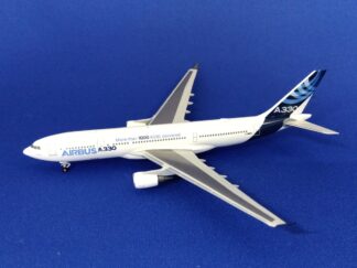 536530 Herpa CLUB MODELS Airbus house color / エアバスハウスカラー Wingsworld 25Years A330-200 F-WWCB プラスチック製スタンド付 1:500