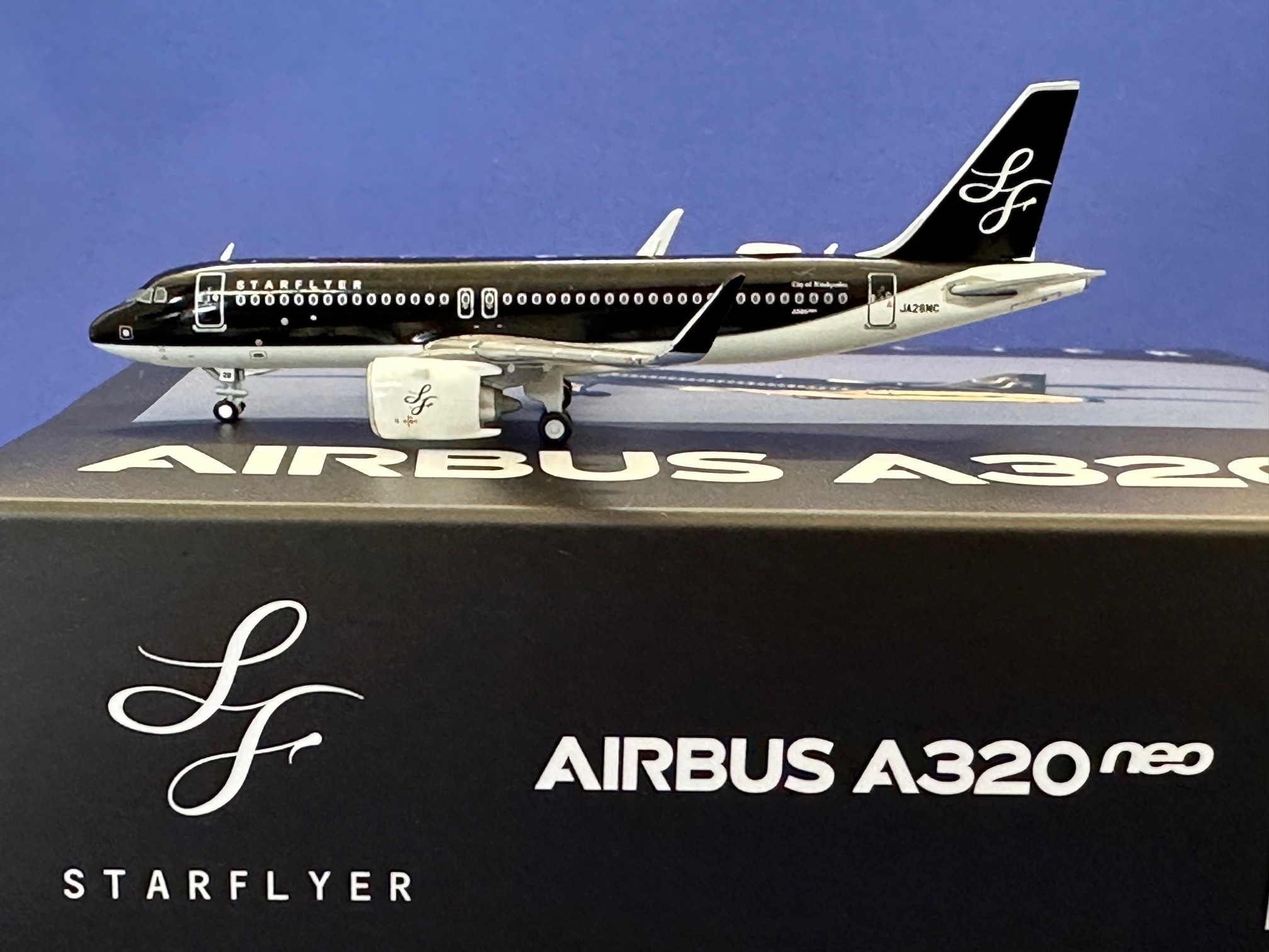 スターフライヤー AIRBUS A320 飛行機模型 1/100 SCALE - その他