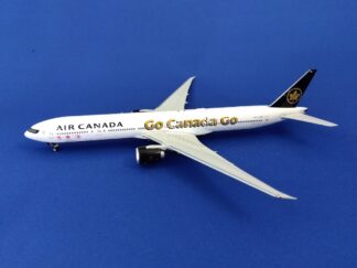 04601 Phoenix Air Canada / エア・カナダ “Go Canada Go” B777-300ER C-FITW 1:400 お取り寄せ