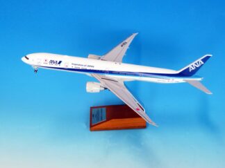 NH20212 全日空商事特注品 ANA All Nippon Airways / 全日空 B777-300ER  JA797A 完成品 木製スタンド付き(台座は木製、アーム部はアルミ製) 1:200 予約