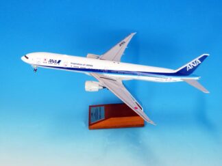 NH20213 全日空商事特注品 ANA All Nippon Airways / 全日空 B777-300ER  JA797A 組立式スナップフィットモデル 木製スタンド付き(台座は木製、アーム部はアルミ製) 1:200 予約