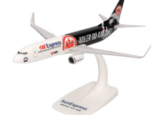 614481 Herpa SNAPFIT SunExpress / サンエクスプレス B737-800 TC-SPM "Eintracht Frankfurt - SGE Express" "Adler im Anflug" 1:200 予約