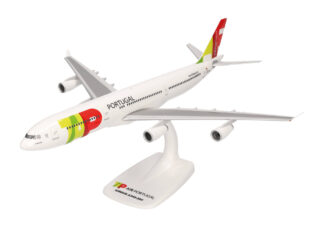 614528 Herpa SNAPFIT TAP Air Portugal / TAPポルトガル航空 A340-300 CS-TOB D. João de Castro 1:200 予約