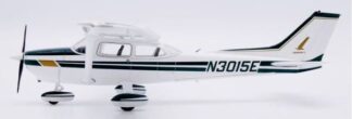 XX172001 JC WING Private / プライベートジェット Cessna 172 Skyhawk II N3015E スタンド付 1:72 予約