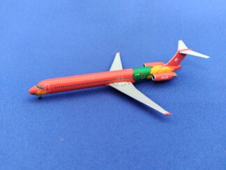535724 Herpa CLUB MODELS DAT airline (Danish Air Transport) / ダニッシュ･エア・トランスポート MD-83 OY-RUE プラスチック製スタンド付 1:500 メーカー完売