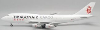 EW2743002 JC WING Dragonair CARGO / 香港ドラゴン航空 B747-300SF B-KAC スタンド付 1:200 予約