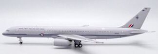 XX20099 JC WING Royal New Zealand Air Force / ニュージーランド空軍 B757-200C NZ7572 スタンド付 1:200 予約