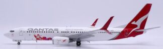 XX20746 JC WING Qantas Airways / カンタス航空 New Color "Santa" B737-800 VH-VZX スタンド付 1:200 予約