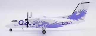 LH2370 JC WING House color / ハウスカラー The Quiet One Dash 8-Q200 C-FBCS スタンド付 1:200 予約