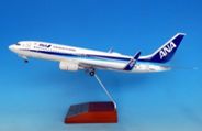 NH11019 全日空商事特注品 ANA All Nippon Airways / 全日空 B737-800  JA90AN 組立式スナップフィットモデル 木製スタンド付き(台座は木製、アーム部はアルミ製) 1:100 予約