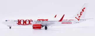 XX20610 JC WING Lion Air / ライオン エア "100th Boeing Next-Generation 737" B737-900ER PK-LOF スタンド付 1:200 予約