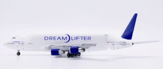 LH4429C JC WING Boeing / ボーイングカラー Dreamlifter B747-400LCF N718BA 開閉選択式 1:400 予約